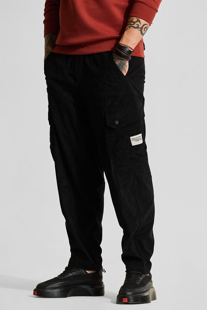 سنيتش بنطلون كارجو قطيفة بقصة مريحة باللون الأسود - Image 4